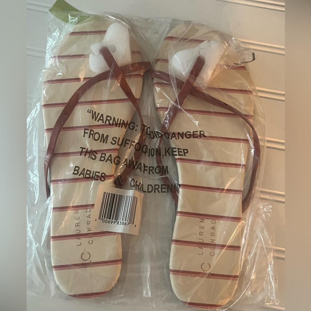 Lauren Conrad NWT PinkPinStipe Sandals.